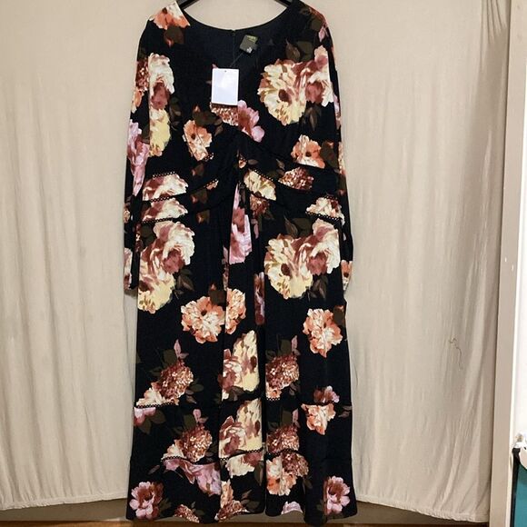 Taylor Dresses & Skirts - NWT Taylor Dresses black floral maxi dress Size 24W (runs large)